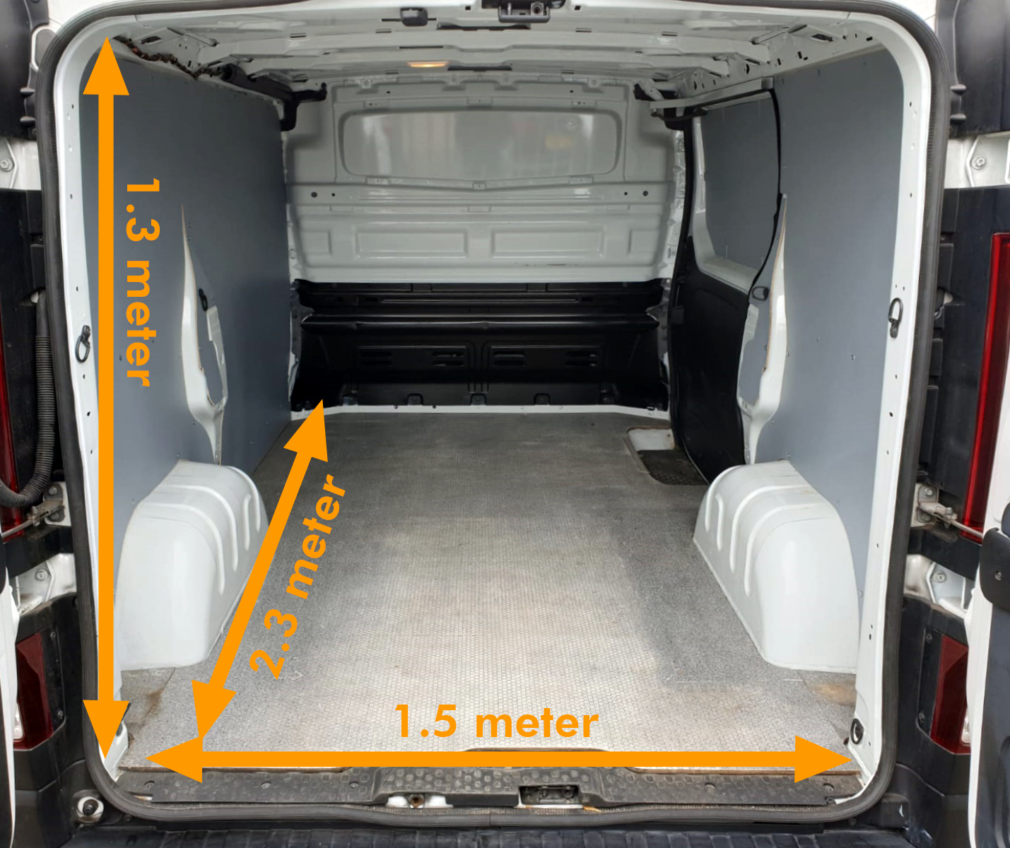 NLrent Vivaro Laadruimte